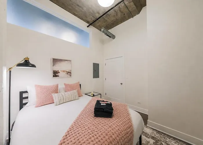 2br Retreat With Optional Parking And Gym Access Near Mccormick Place And Soldier Field Appartement