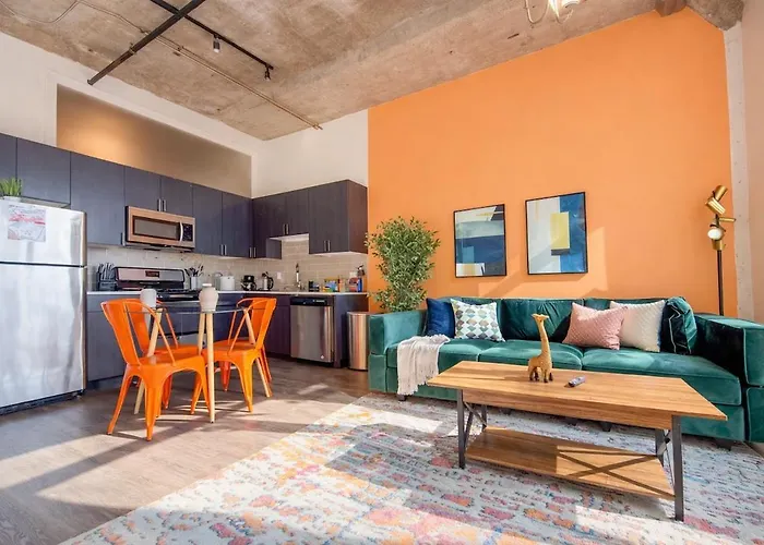 2br Retreat With Optional Parking And Gym Access Near Mccormick Place And Soldier Field Chicago